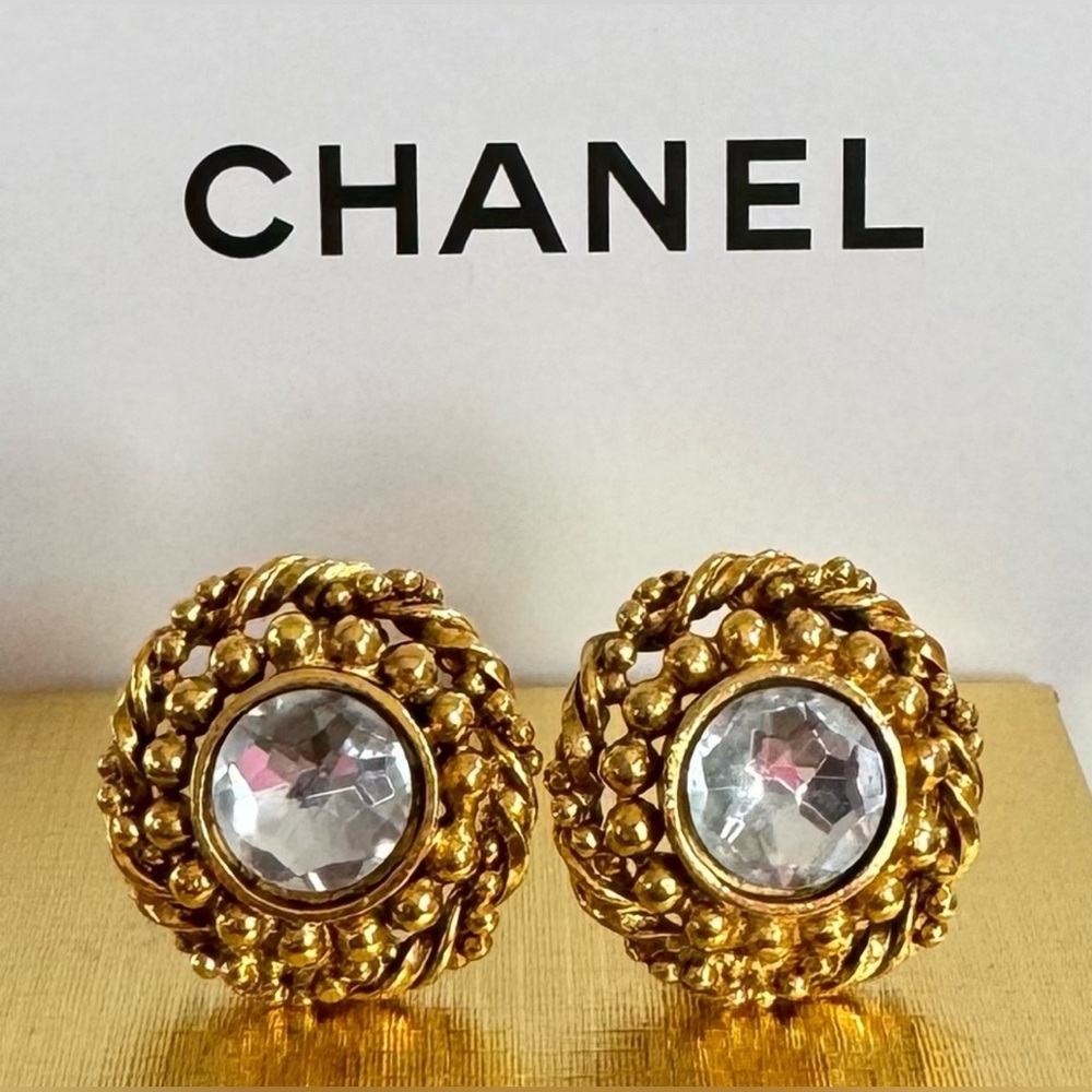 🌟CHANEL🌟Vintage Rhinestone Clip On Earrings - Picture 1 of 5